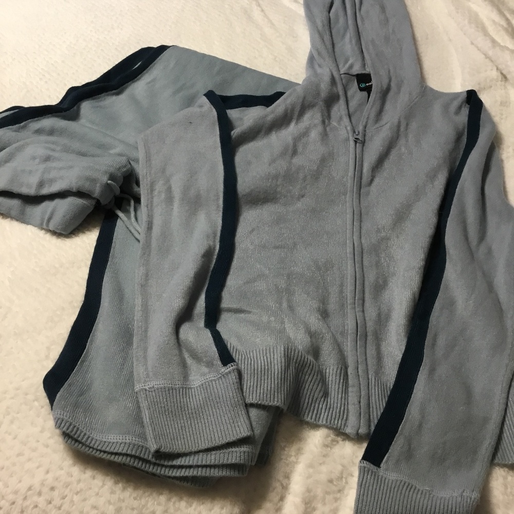 Women’s 2 pc sweater jogger set